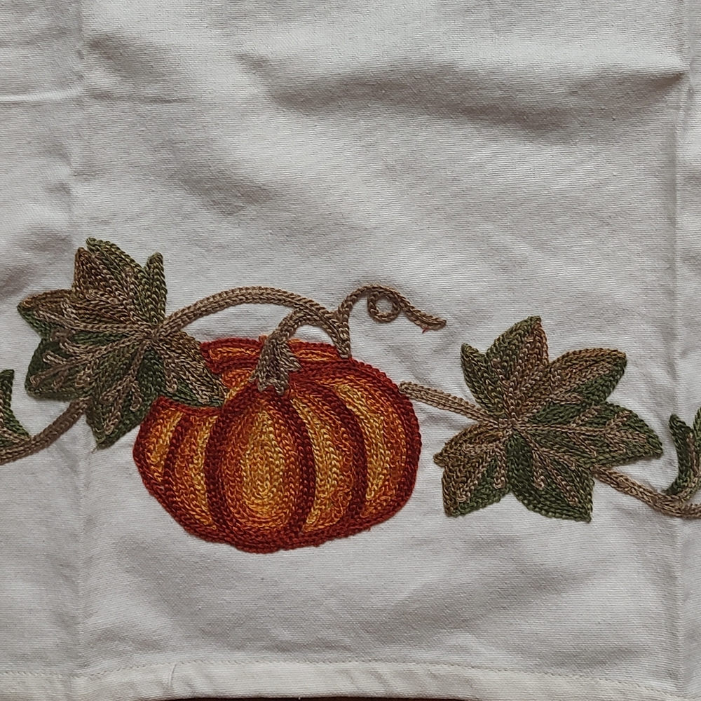 Williams Sonoma Pumpkin Embroidery Towel Kitchen Off White Green Orange Cotton